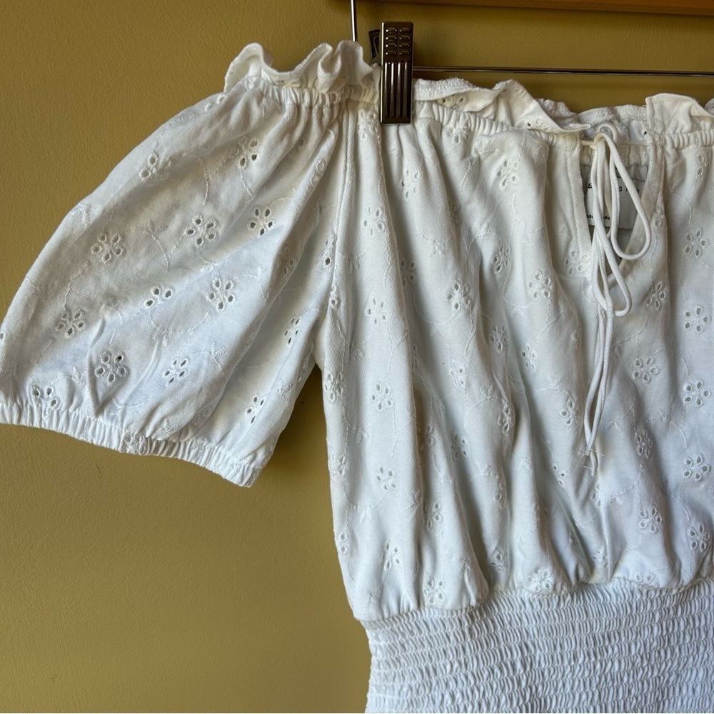 ASOS DESIGN Eyelet mini smocked Off Shoulders Dress white Size 6 Boho Preppy - Picture 4 of 13